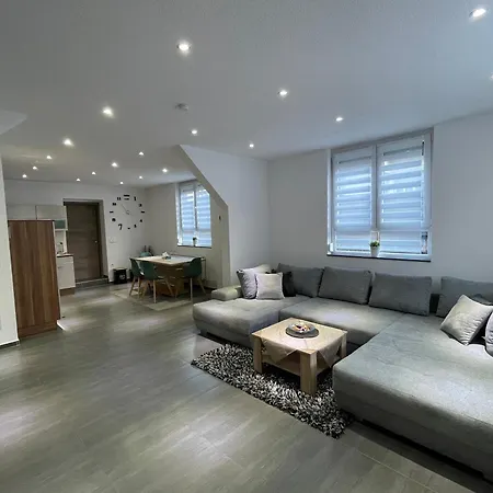 Maria's Ferienwohnung - Modernität trifft Eleganz Dettingen an der Erms Exterior foto