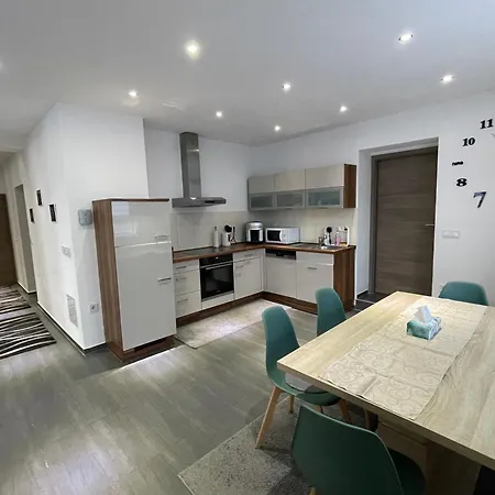 Maria's Ferienwohnung - Modernität trifft Eleganz Dettingen an der Erms Exterior foto