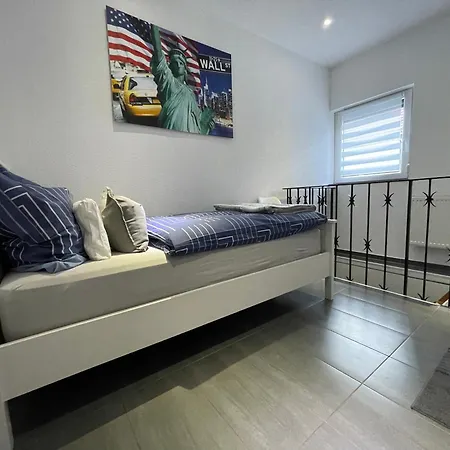 Maria's Ferienwohnung - Modernität trifft Eleganz Dettingen an der Erms Exterior foto